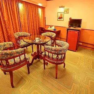 https://the-surya-kochi.kerala-hotels.net